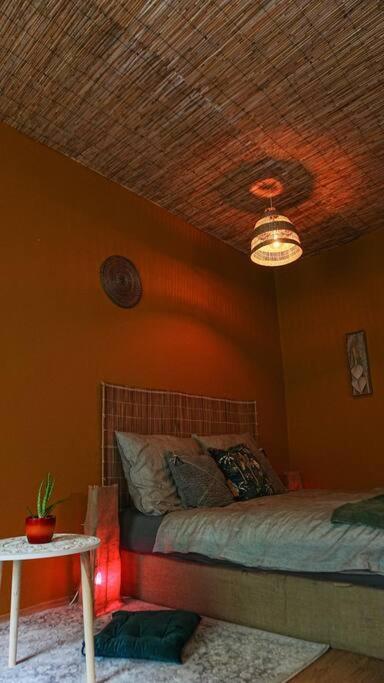 Sahara Studio With Shared Bathroom In City Centre ブラチスラヴァ エクステリア 写真