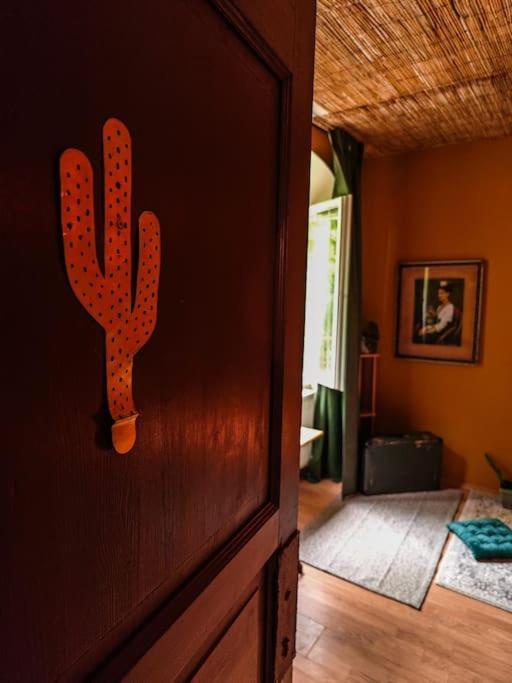 Sahara Studio With Shared Bathroom In City Centre ブラチスラヴァ エクステリア 写真