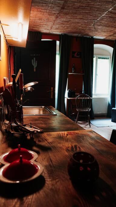 Sahara Studio With Shared Bathroom In City Centre ブラチスラヴァ エクステリア 写真