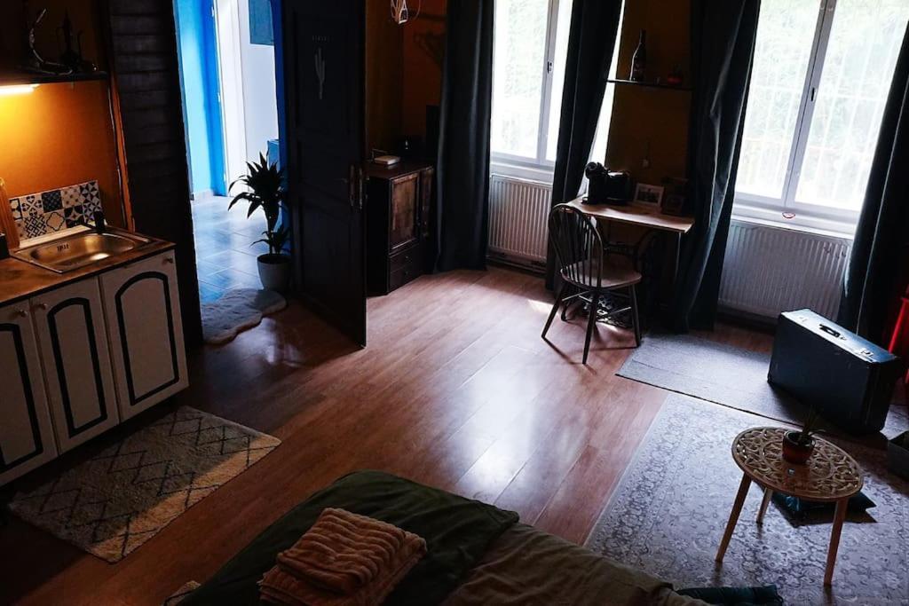 Sahara Studio With Shared Bathroom In City Centre ブラチスラヴァ エクステリア 写真