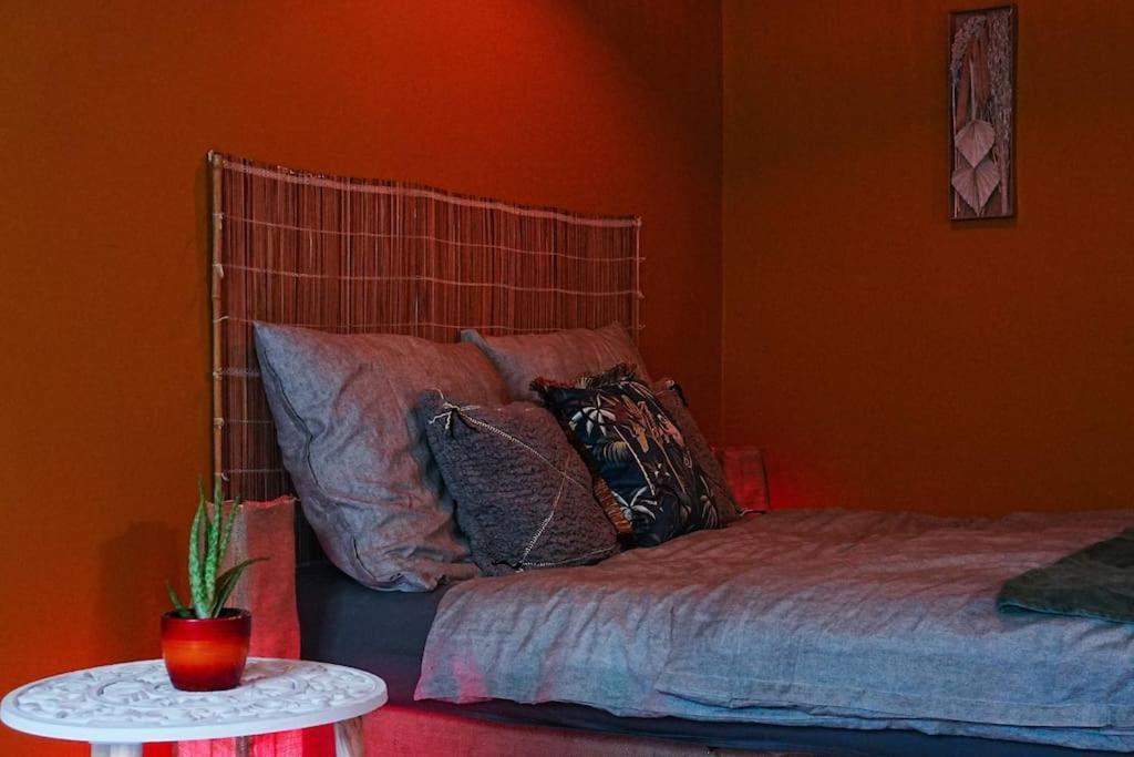 Sahara Studio With Shared Bathroom In City Centre ブラチスラヴァ エクステリア 写真