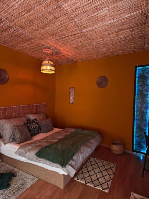 Sahara Studio With Shared Bathroom In City Centre ブラチスラヴァ エクステリア 写真